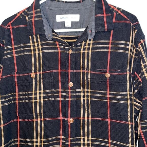Old navy flannel  - Picture 2 of 10